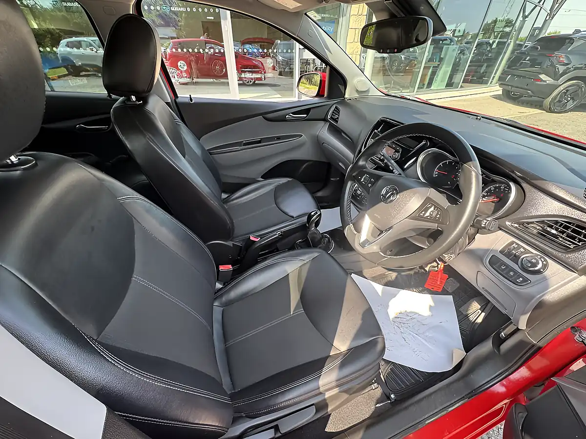 Used 2016 Vauxhall Viva Sl Red - Interior and Exterior details 12
