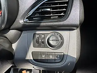 Used 2016 Vauxhall Viva Sl Red - Interior and Exterior details 19