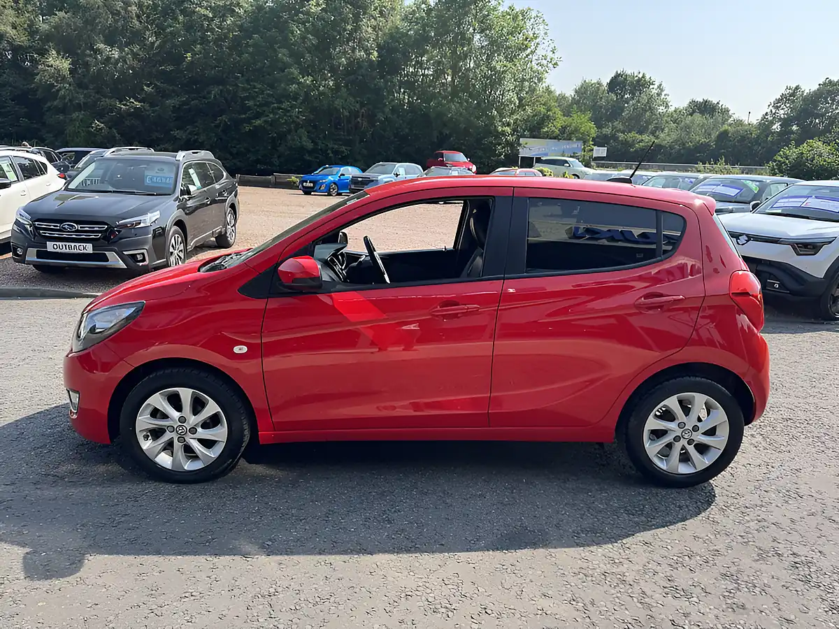 Used 2016 Vauxhall Viva Sl Red - Interior and Exterior details 4