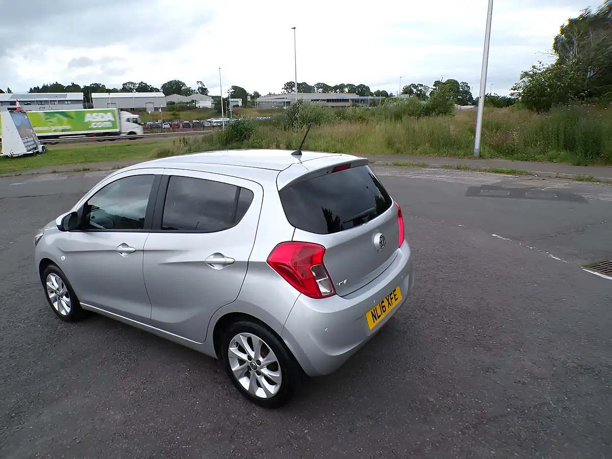 Used 2016 Vauxhall Viva Sl Silver - Interior and Exterior details 10