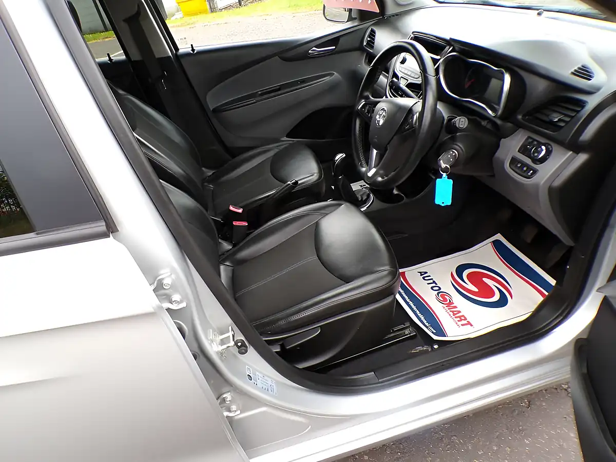 Used 2016 Vauxhall Viva Sl Silver - Interior and Exterior details 16