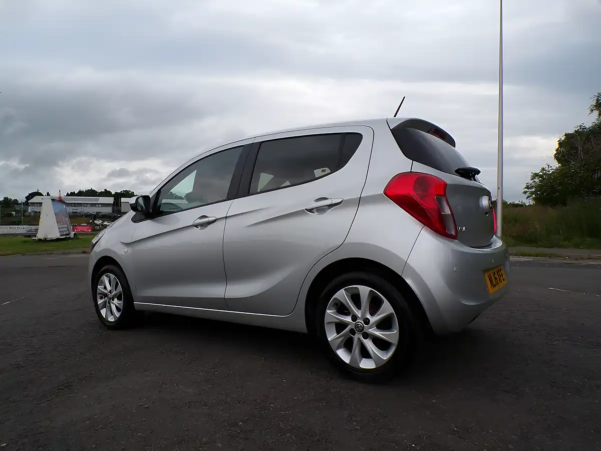 Used 2016 Vauxhall Viva Sl Silver - Interior and Exterior details 9