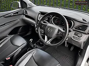 Used 2016 Vauxhall Viva Sl White - Interior and Exterior details 12