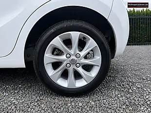 Used 2016 Vauxhall Viva Sl White - Interior and Exterior details 9