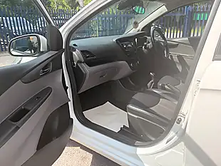 Used 2016 Vauxhall Viva Sl White - Interior and Exterior details 13