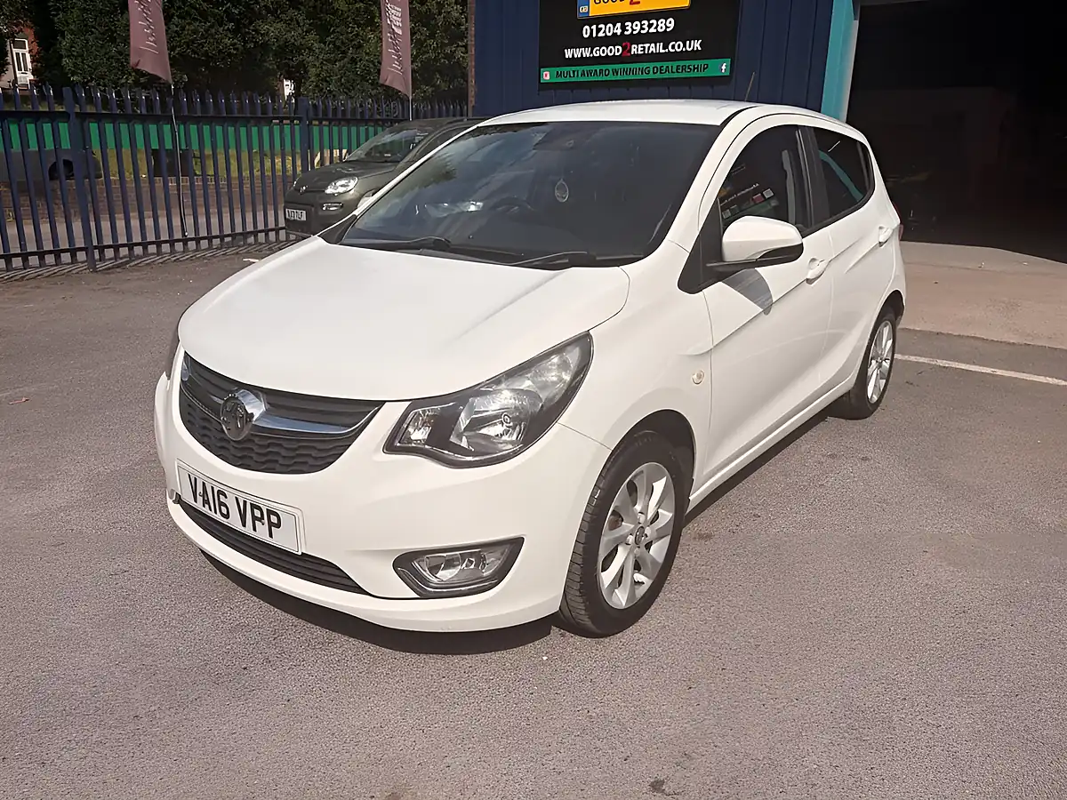 Used 2016 Vauxhall Viva Sl White - Interior and Exterior details 3