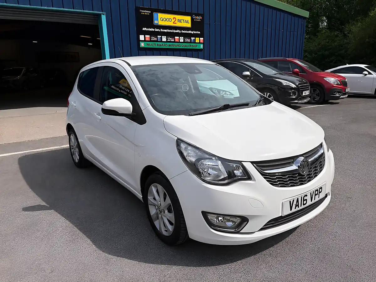 Used 2016 Vauxhall Viva Sl White - Interior and Exterior details 6