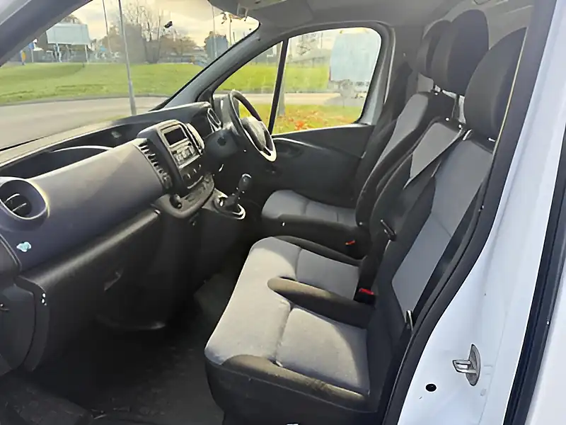Used 2016 Vauxhall Vivaro 2900 Ecoflex L1 H1 Euro 5 White - Interior and Exterior details 8