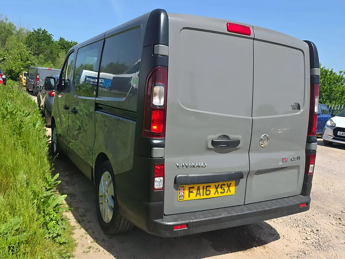 Used 2016 Vauxhall Vivaro Crew Van L1 H1 Grey - Interior and Exterior details 4