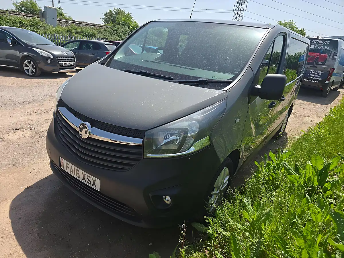 Used 2016 Vauxhall Vivaro Crew Van L1 H1 Grey - Interior and Exterior details 5