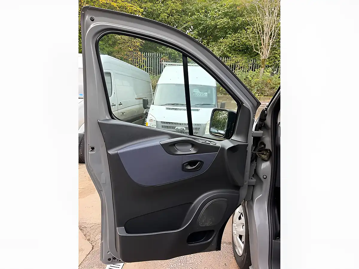 Used 2016 Vauxhall Vivaro Sportive Grey - Interior and Exterior details 18