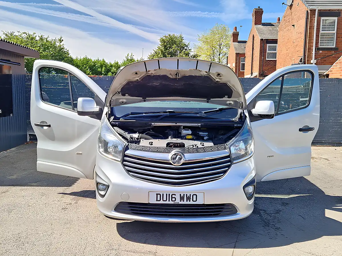 Used 2016 Vauxhall Vivaro Sportive L2 H1 Silver - Interior and Exterior details 10