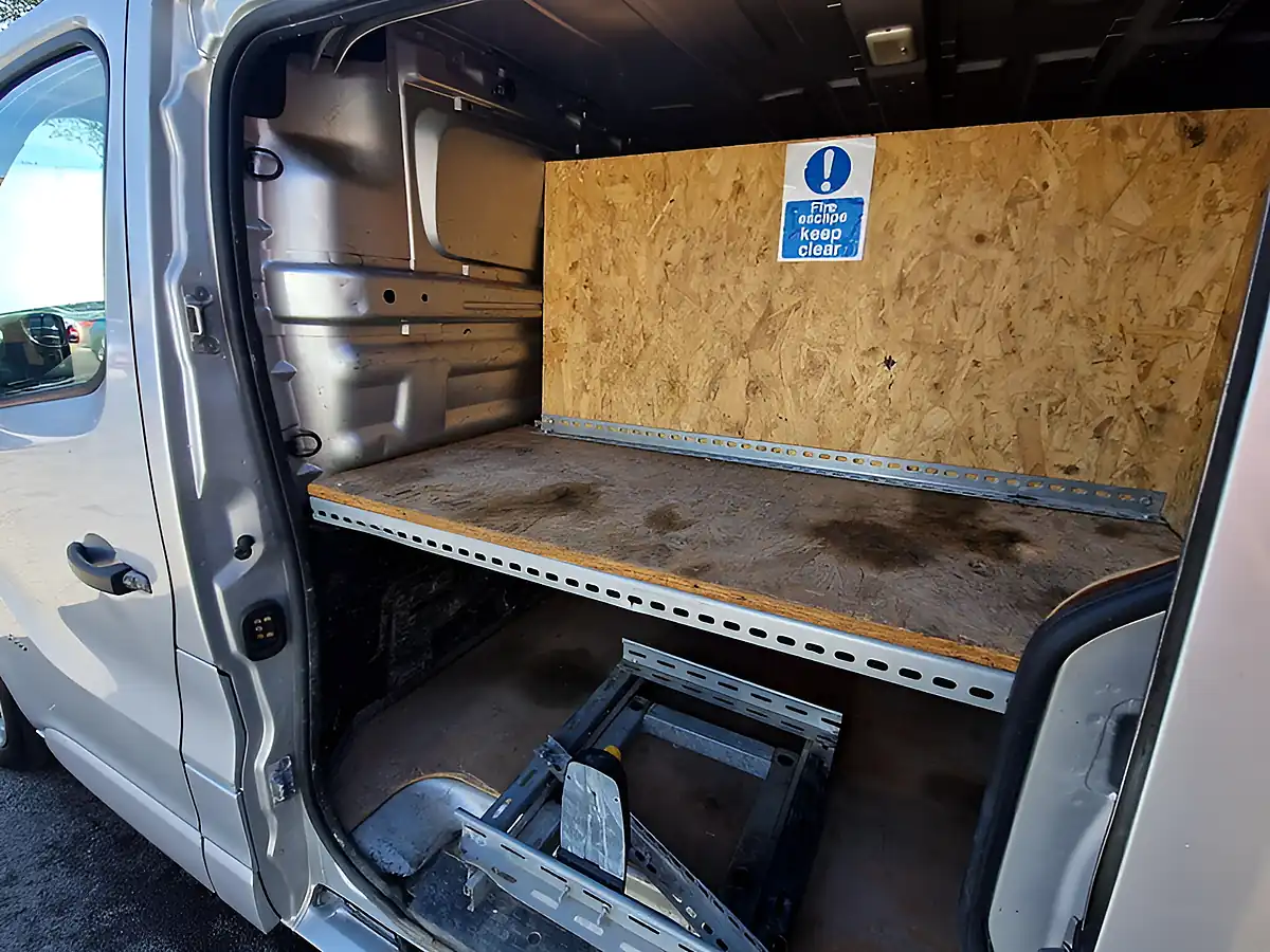 Used 2016 Vauxhall Vivaro Sportive L2 H1 Silver - Interior and Exterior details 11