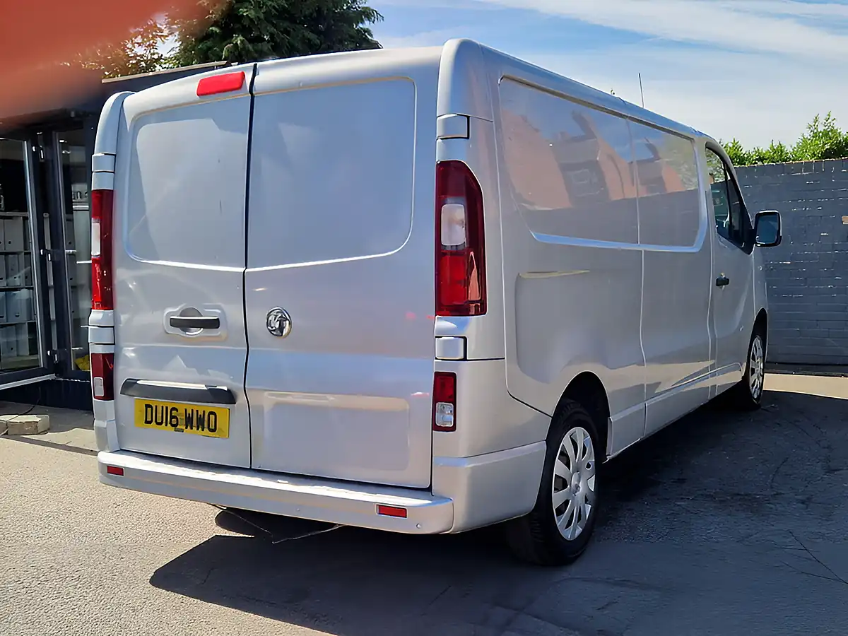 Used 2016 Vauxhall Vivaro Sportive L2 H1 Silver - Interior and Exterior details 15