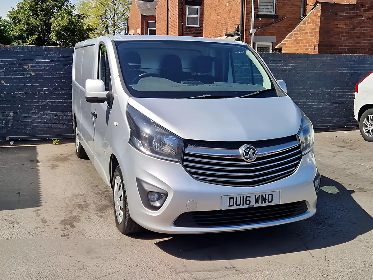 Used 2016 Vauxhall Vivaro Sportive L2 H1 Silver - Interior and Exterior details 3