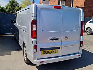Used 2016 Vauxhall Vivaro Sportive L2 H1 Silver - Interior and Exterior details 8