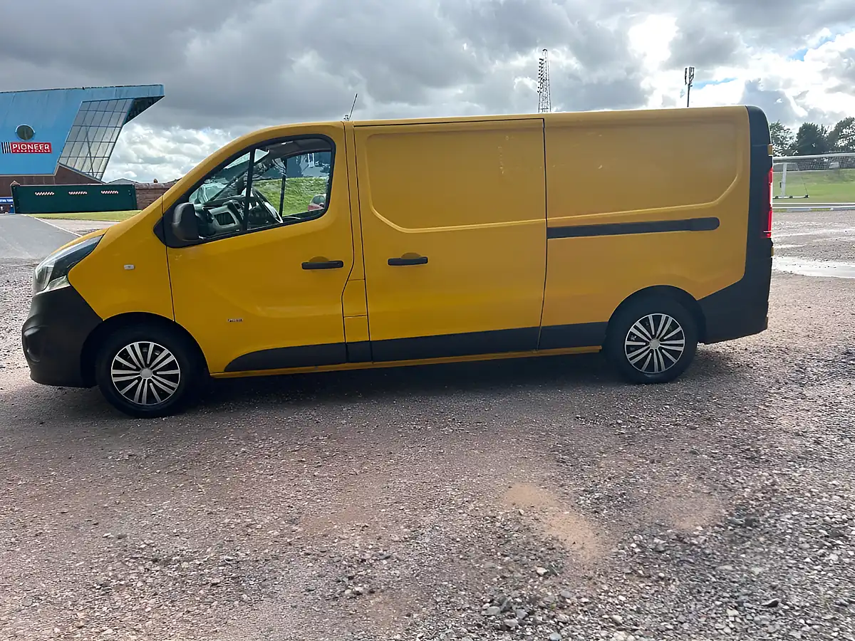 Used 2016 Vauxhall Vivaro Yellow - Interior and Exterior details 4