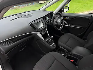 Used 2016 Vauxhall Zafira Tourer Design White - Interior and Exterior details 14