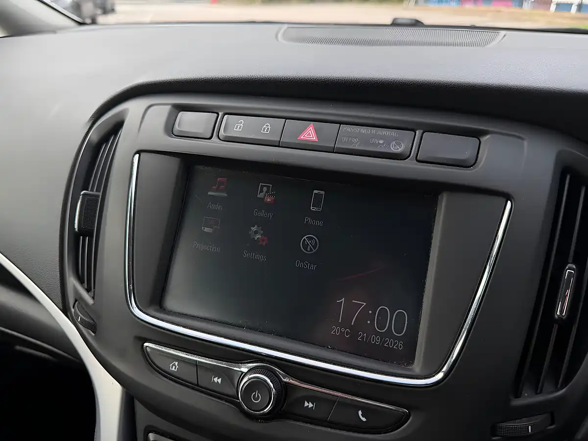 Used 2016 Vauxhall Zafira Tourer Design White - Interior and Exterior details 18
