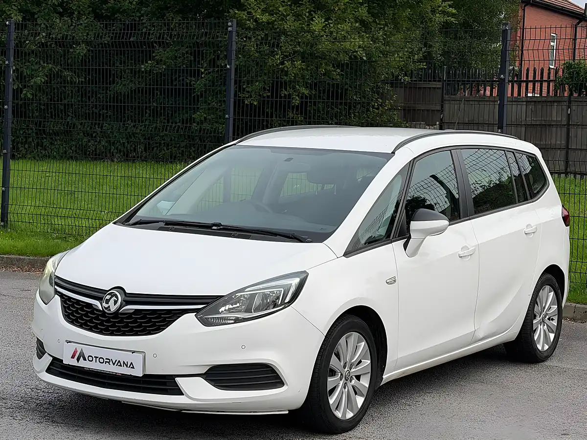 Used 2016 Vauxhall Zafira Tourer Design White - Interior and Exterior details 4
