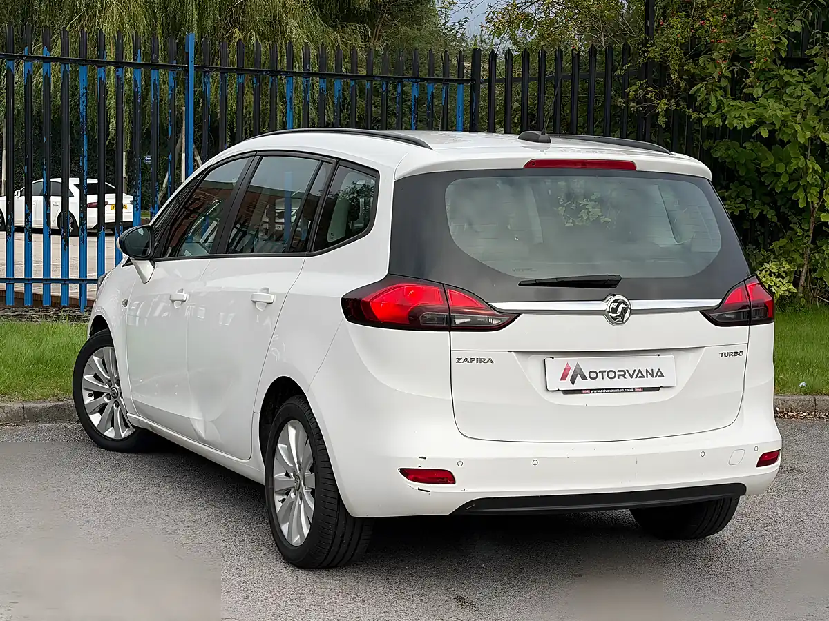 Used 2016 Vauxhall Zafira Tourer Design White - Interior and Exterior details 5