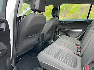 Used 2016 Vauxhall Zafira Tourer Design White - Interior and Exterior details 10