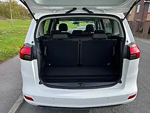 Used 2016 Vauxhall Zafira Tourer Design White - Interior and Exterior details 12