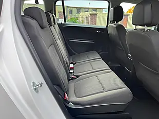 Used 2016 Vauxhall Zafira Tourer Design White - Interior and Exterior details 14