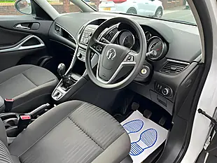 Used 2016 Vauxhall Zafira Tourer Design White - Interior and Exterior details 18