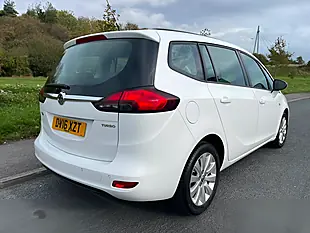 Used 2016 Vauxhall Zafira Tourer Design White - Interior and Exterior details 2
