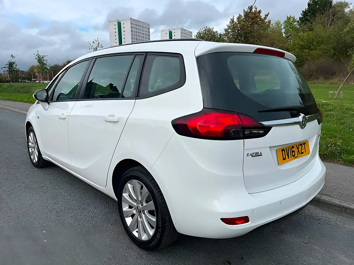 Used 2016 Vauxhall Zafira Tourer Design White - Interior and Exterior details 3