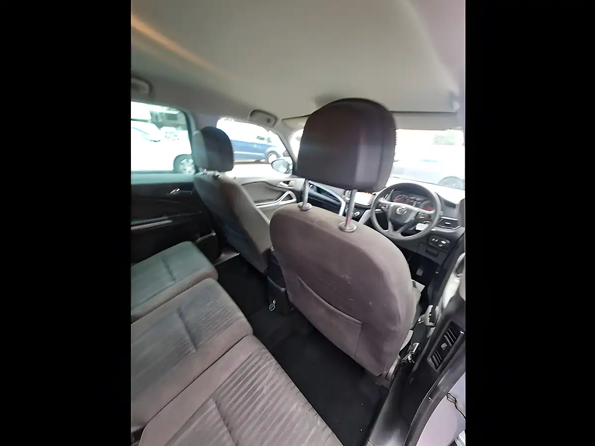 Used 2016 Vauxhall Zafira Tourer Energy Silver - Interior and Exterior details 15