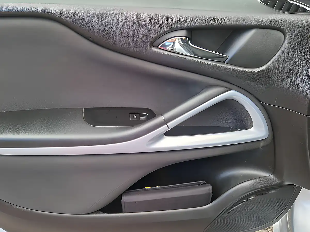 Used 2016 Vauxhall Zafira Tourer Energy Silver - Interior and Exterior details 17