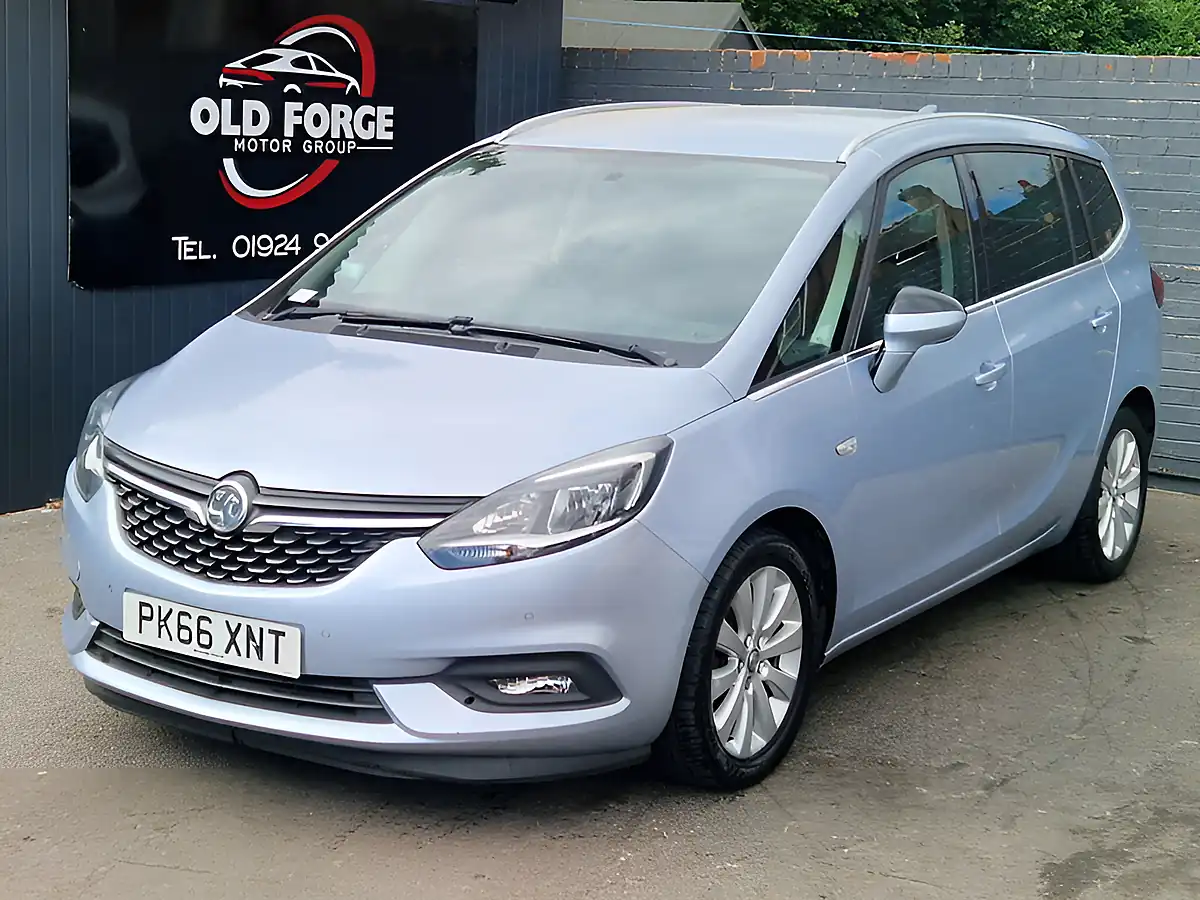 Used 2016 Vauxhall Zafira Tourer Energy Silver - Interior and Exterior details 5
