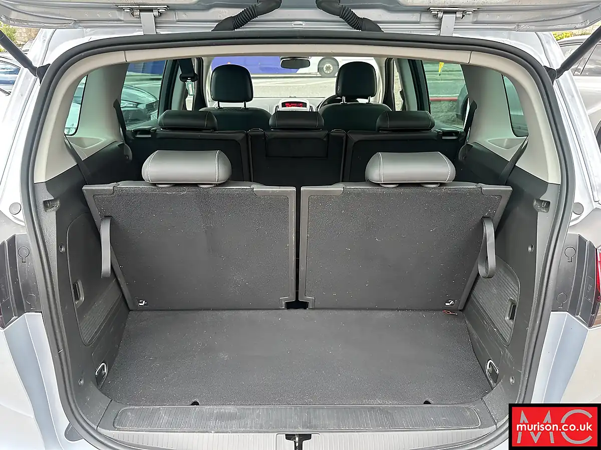 Used 2016 Vauxhall Zafira Tourer Se Silver - Interior and Exterior details 14