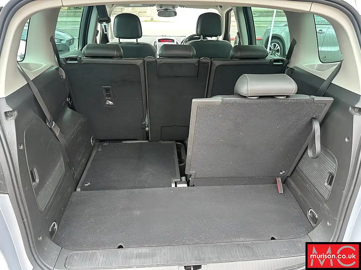 Used 2016 Vauxhall Zafira Tourer Se Silver - Interior and Exterior details 15