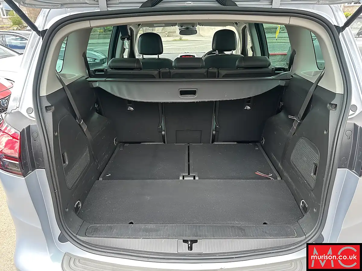 Used 2016 Vauxhall Zafira Tourer Se Silver - Interior and Exterior details 16