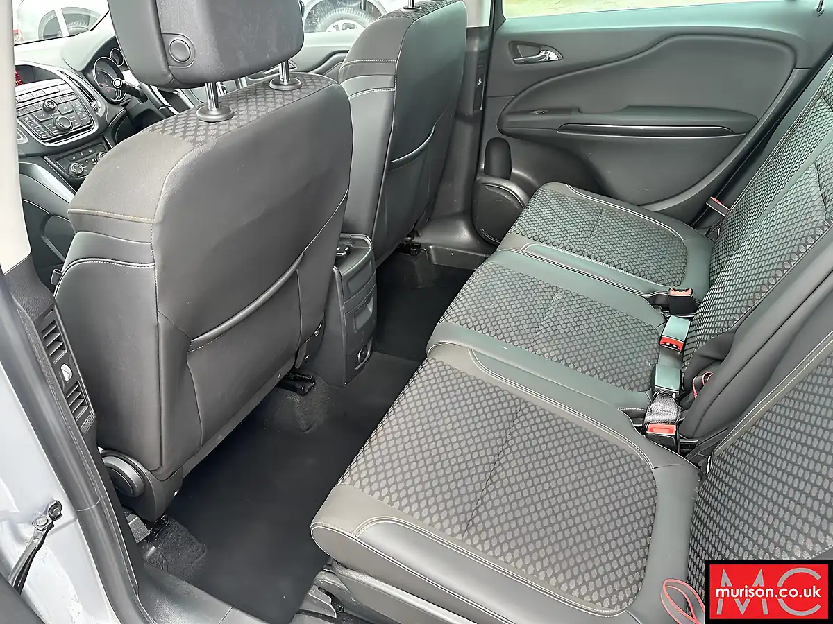 Used 2016 Vauxhall Zafira Tourer Se Silver - Interior and Exterior details 20