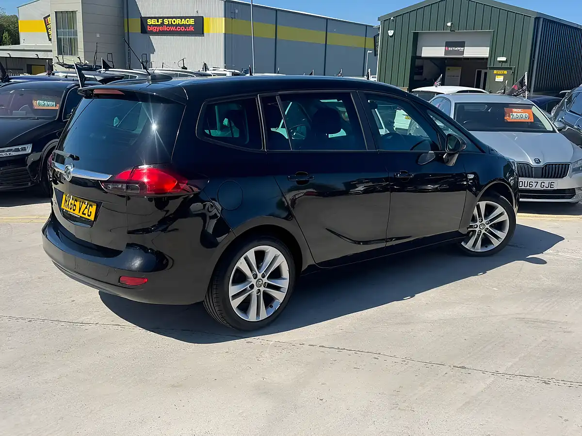 Used 2016 Vauxhall Zafira Tourer Sri Black - Interior and Exterior details 11