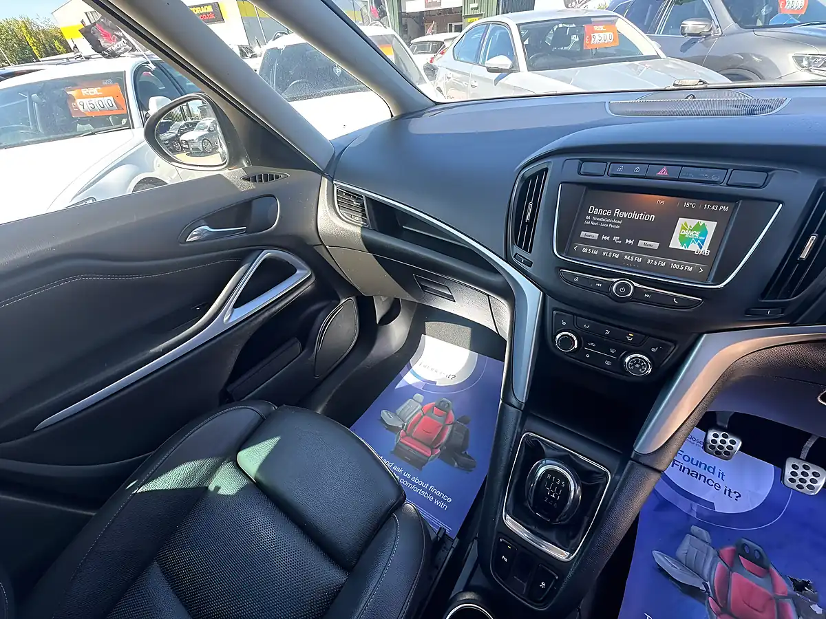 Used 2016 Vauxhall Zafira Tourer Sri Black - Interior and Exterior details 13