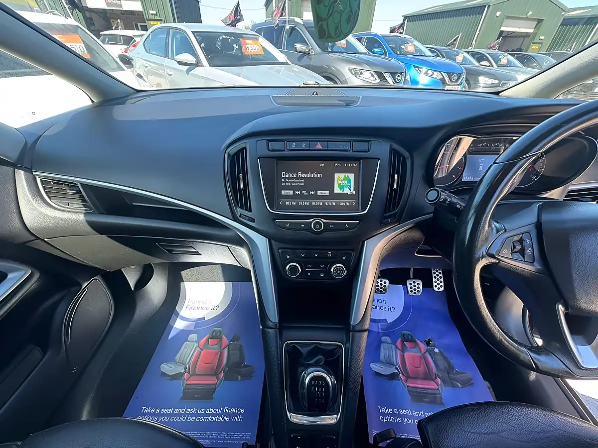 Used 2016 Vauxhall Zafira Tourer Sri Black - Interior and Exterior details 14