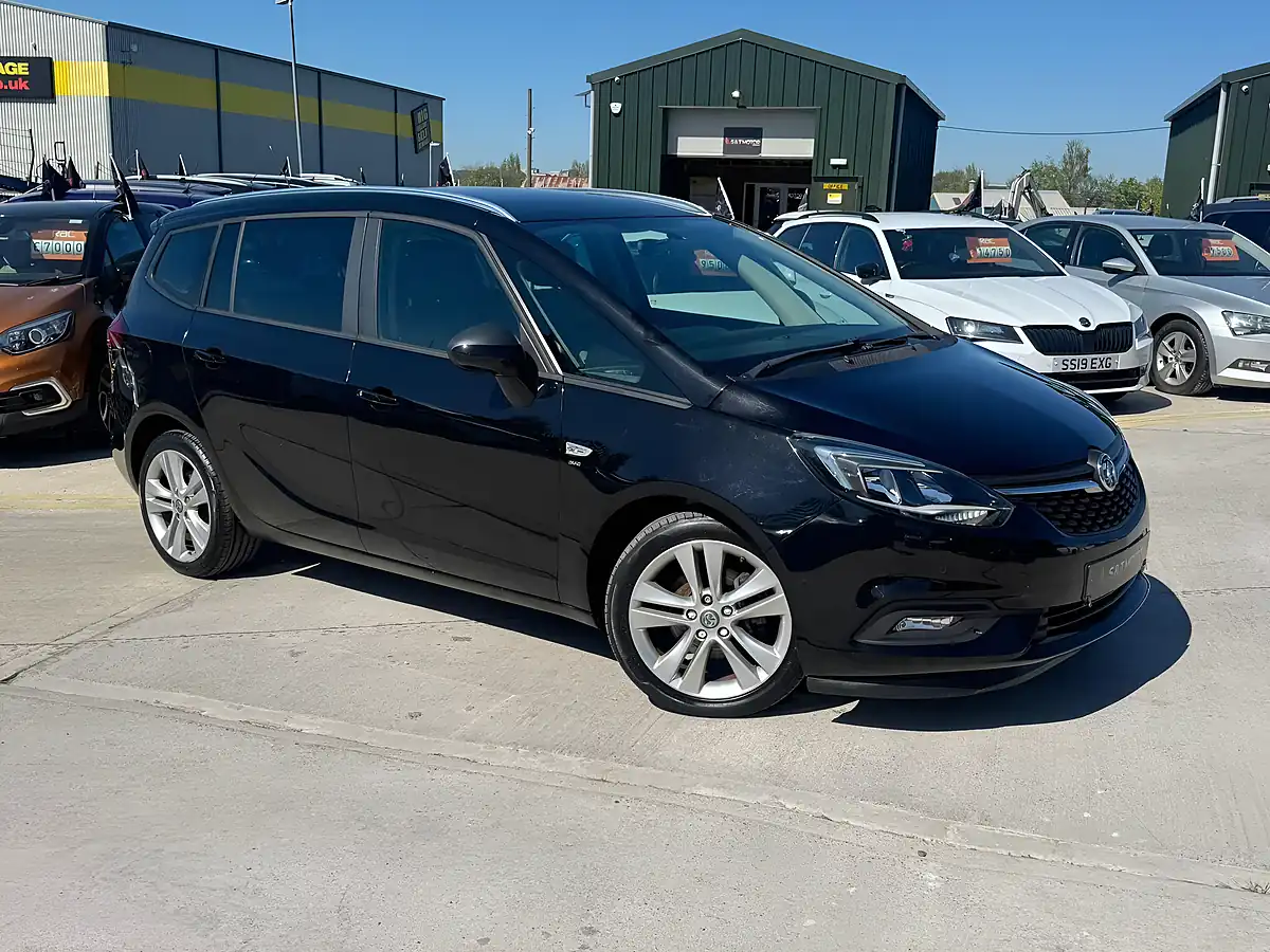 Used 2016 Vauxhall Zafira Tourer Sri Black - Interior and Exterior details 2