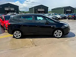 Used 2016 Vauxhall Zafira Tourer Sri Black - Interior and Exterior details 10