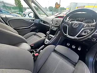 Used 2016 Vauxhall Zafira Tourer Sri Black - Interior and Exterior details 15