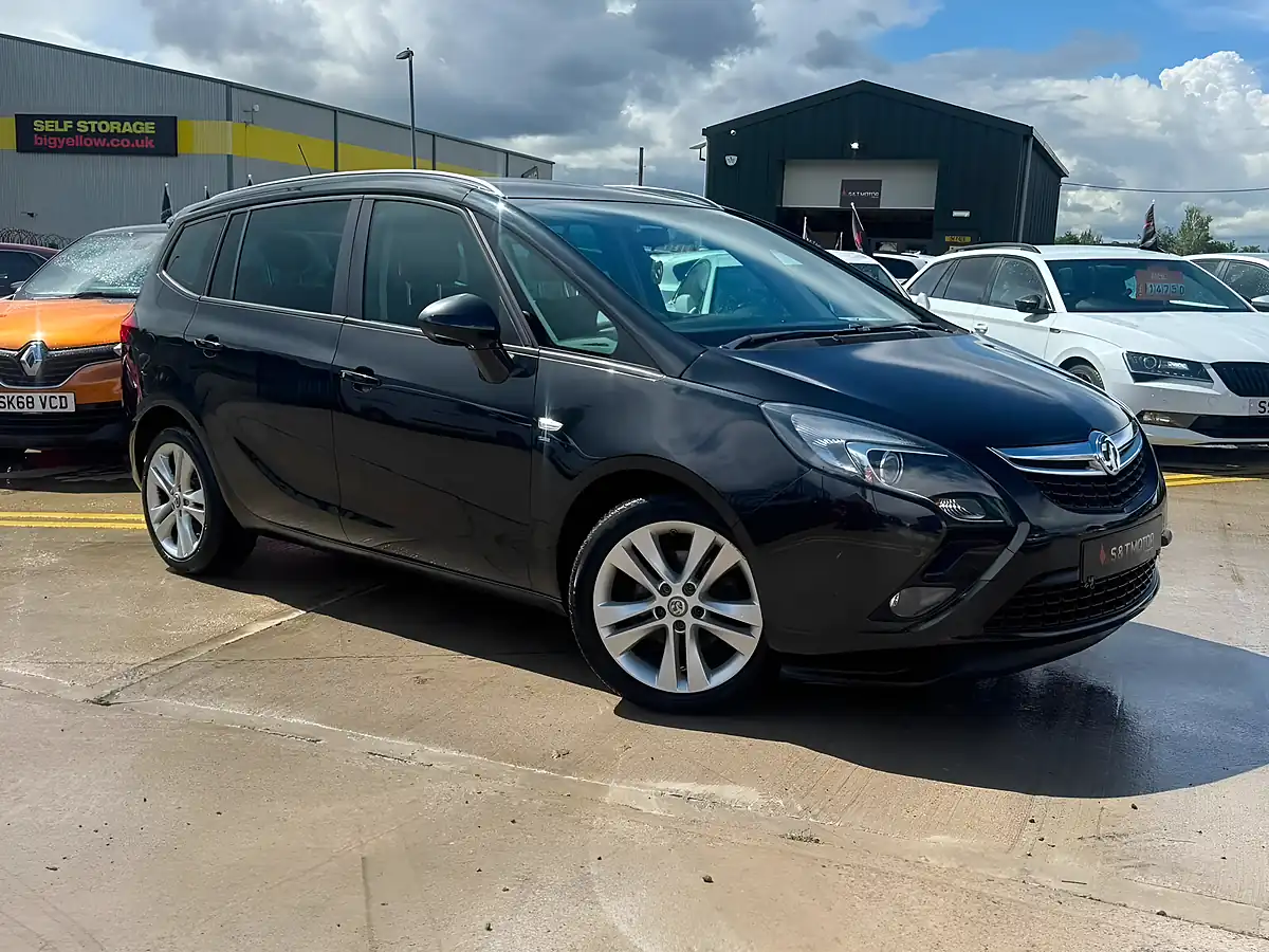 Used 2016 Vauxhall Zafira Tourer Sri Black - Interior and Exterior details 2