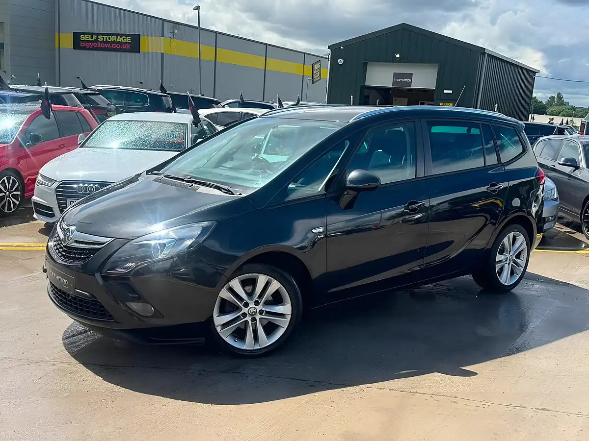 Used 2016 Vauxhall Zafira Tourer Sri Black - Interior and Exterior details 4