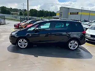 Used 2016 Vauxhall Zafira Tourer Sri Black - Interior and Exterior details 8