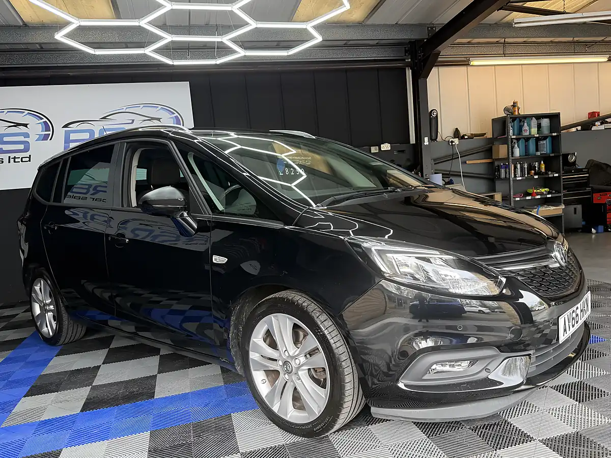 Used 2016 Vauxhall Zafira Tourer Sri Black - Interior and Exterior details 11