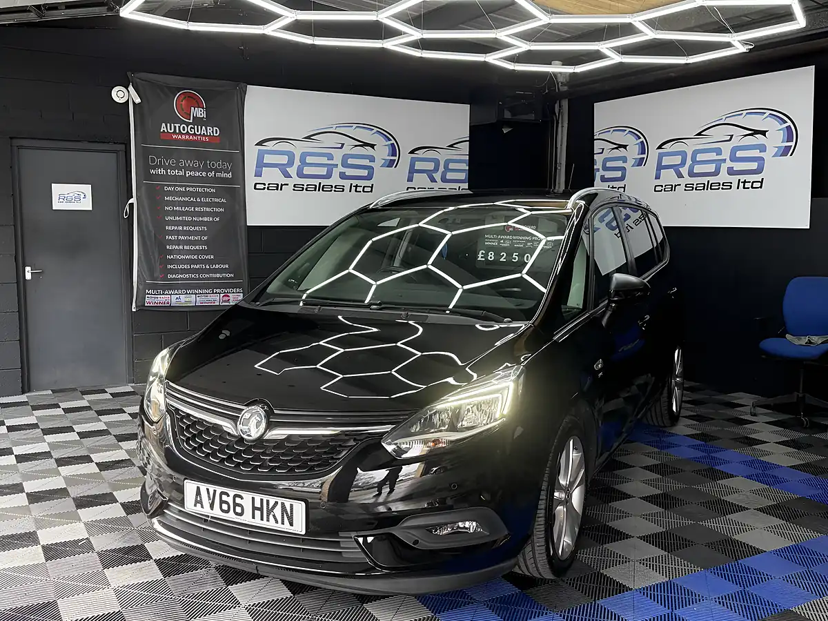 Used 2016 Vauxhall Zafira Tourer Sri Black - Interior and Exterior details 15