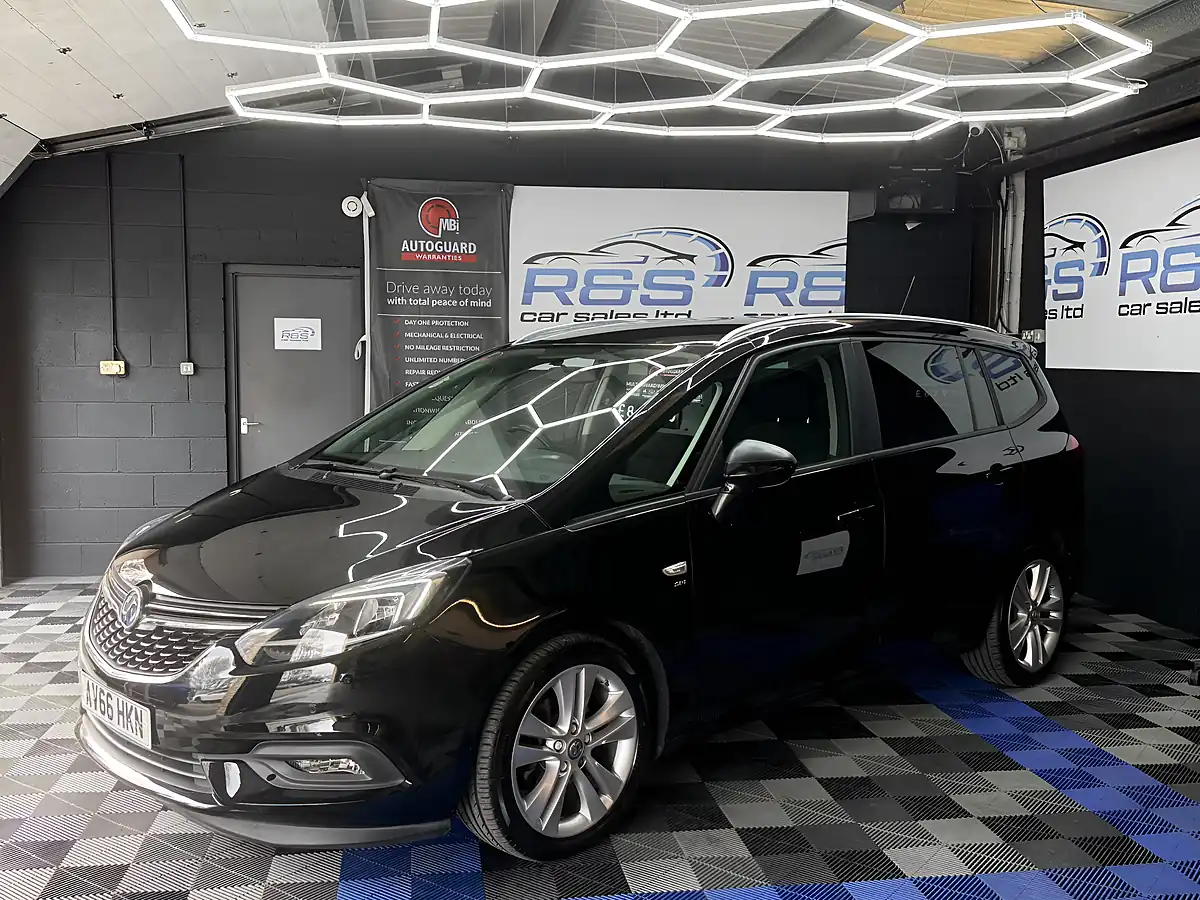 Used 2016 Vauxhall Zafira Tourer Sri Black - Interior and Exterior details 16